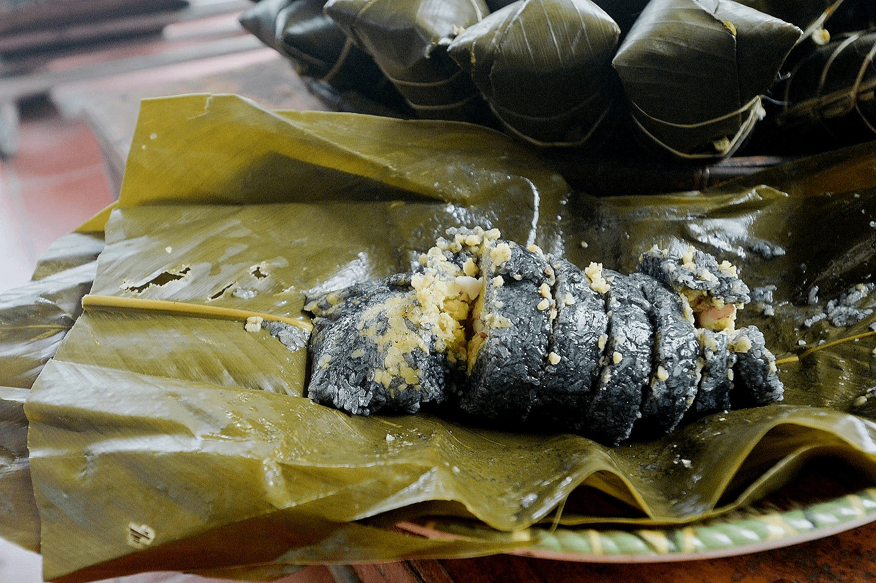 Bánh chưng đen Mường Lò