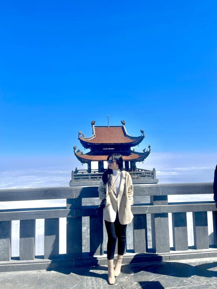 Bích Vân Thiền Tự thu hút đông đảo du khách