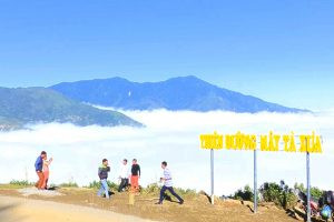 Dòng thác mây tại Thiên đường mây Tà Xùa.