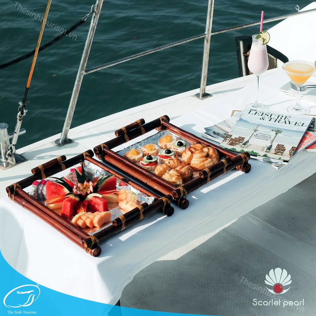 Du thuyền Hạ Long